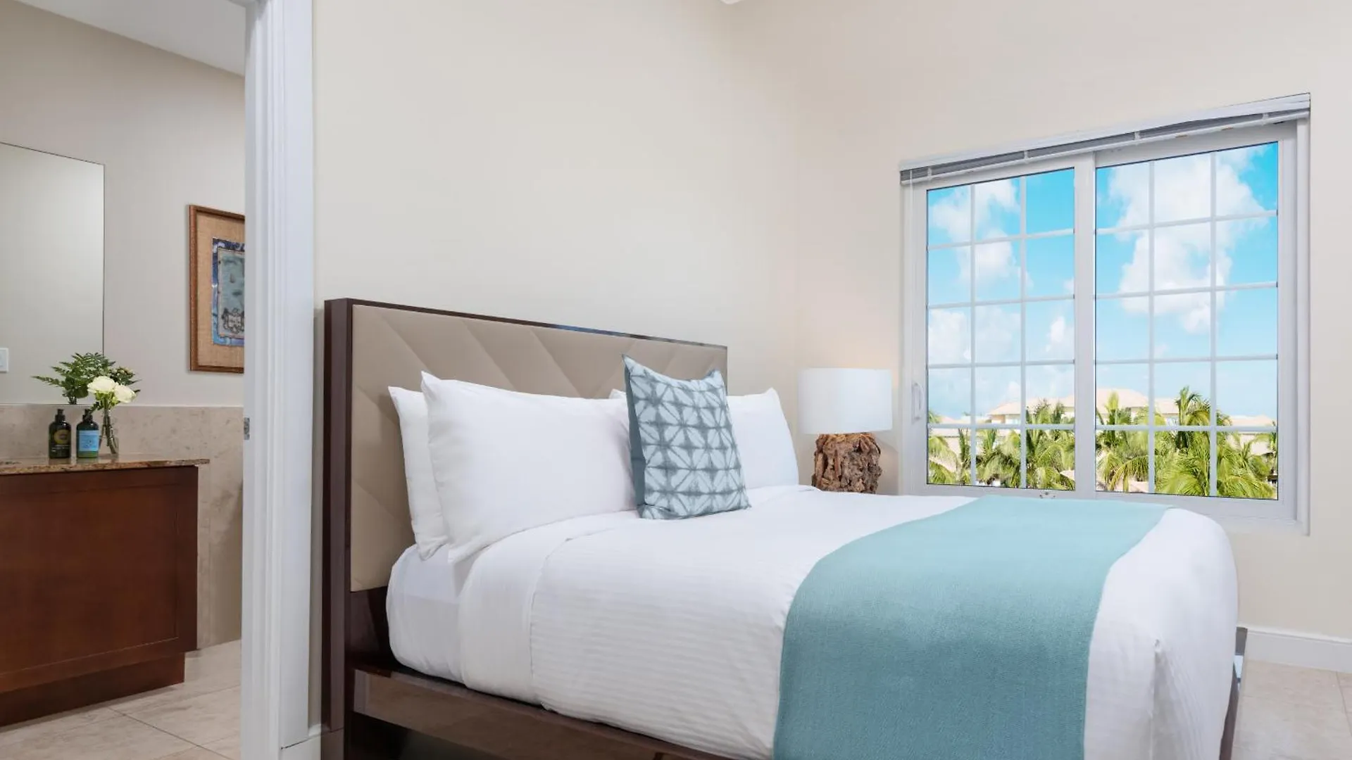 One Grace Bay Townhomes 205 - 2 Br The Bight Settlements Tatil Evi